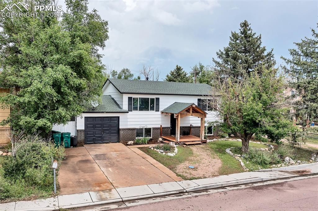 1671 Maxwell St., Colorado Springs, CO 80906