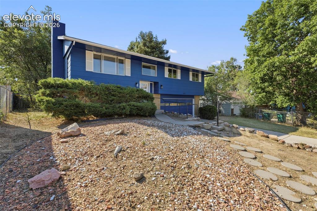 2027 Montezuma Dr., Colorado Springs, CO 80910