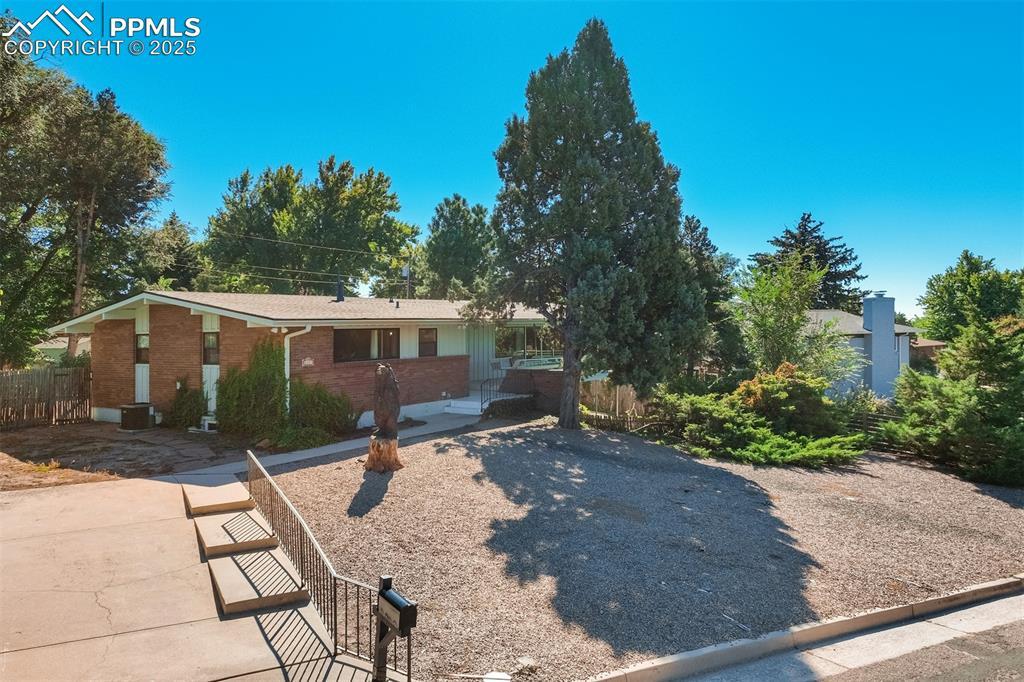2607 Centre Ln., Colorado Springs, CO 80909