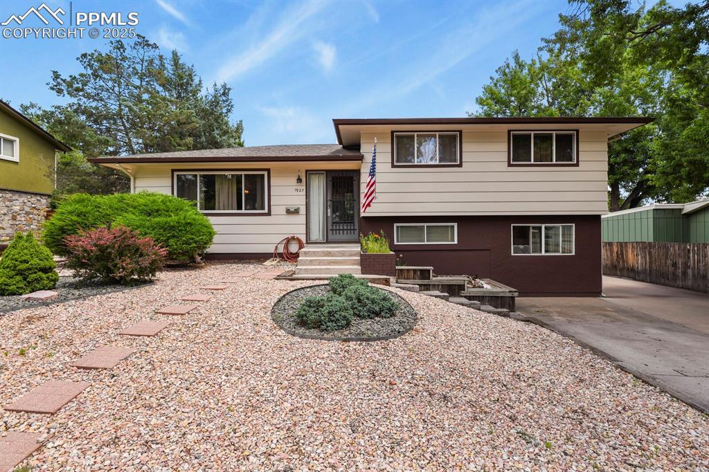 1927 Snyder Ave., Colorado Springs, CO 80909