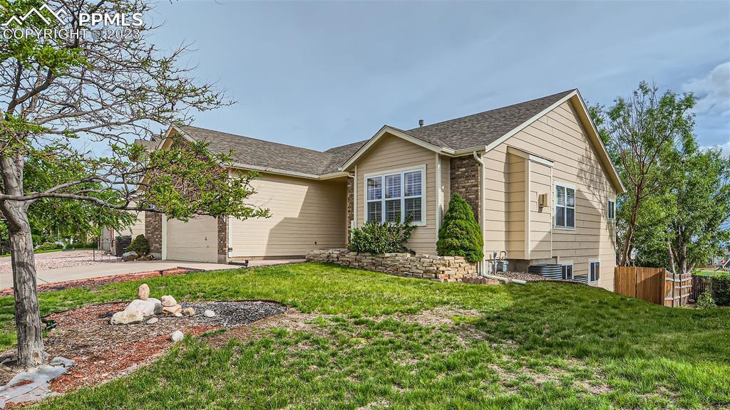 7913 Ultra Dr., Colorado Springs, CO 80920