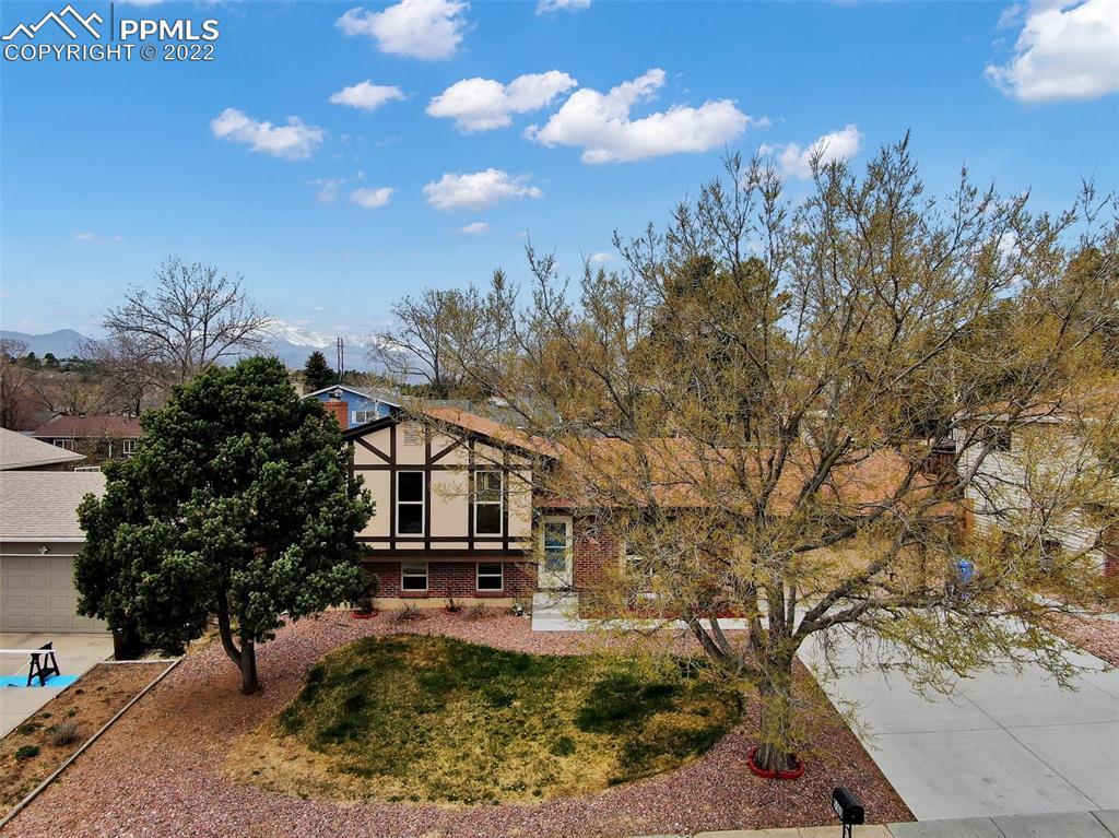 5160 Saddle Dr., Colorado Springs, CO 80918