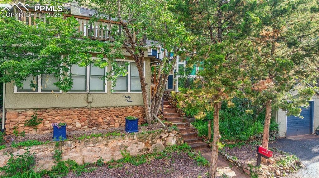 33 Minnehaha Ave., Manitou Springs, CO 80829