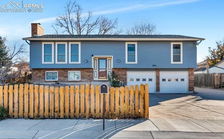 1935 Okeechobee Dr., Colorado Springs, CO 80915