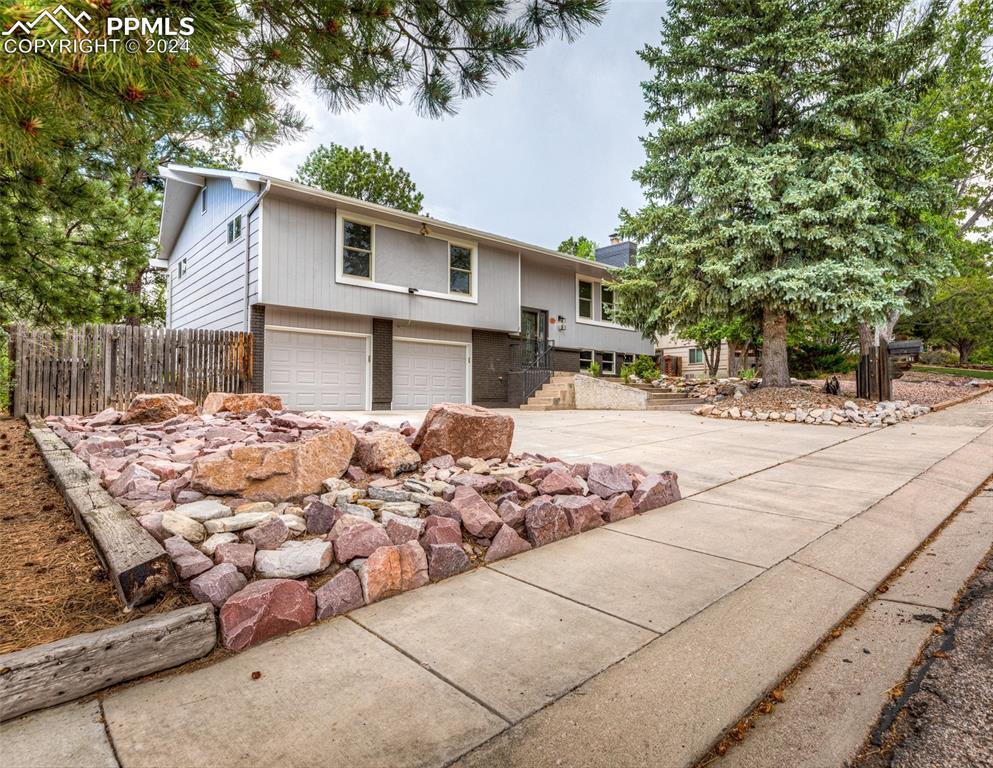 181 Dolomite Dr., Colorado Springs, CO 80919
