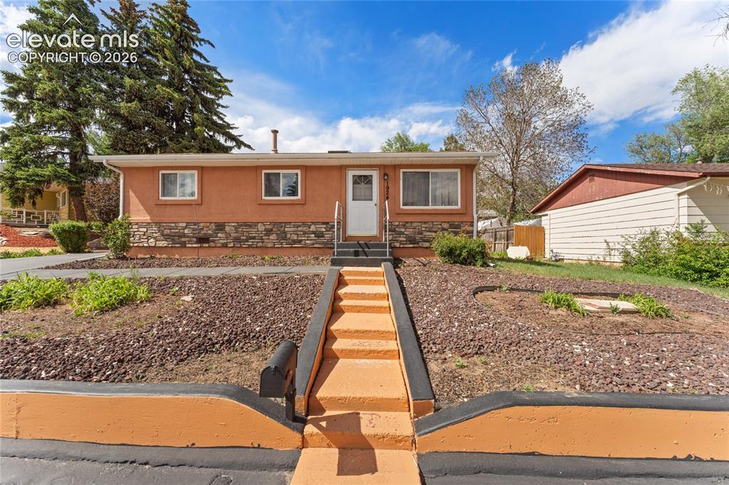 1924 Mccooke Dr., Colorado Springs, CO 80910