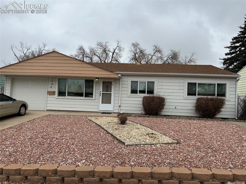 320 Maplewood Dr., Colorado Springs, CO 80907