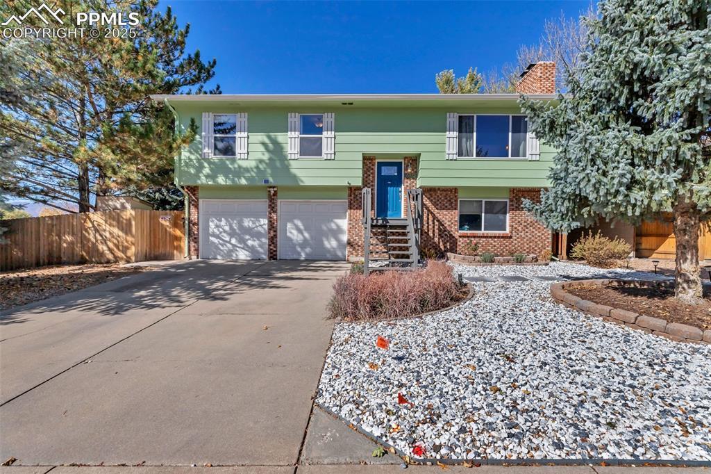 6812 Snowbird Ter., Colorado Springs, CO 80918