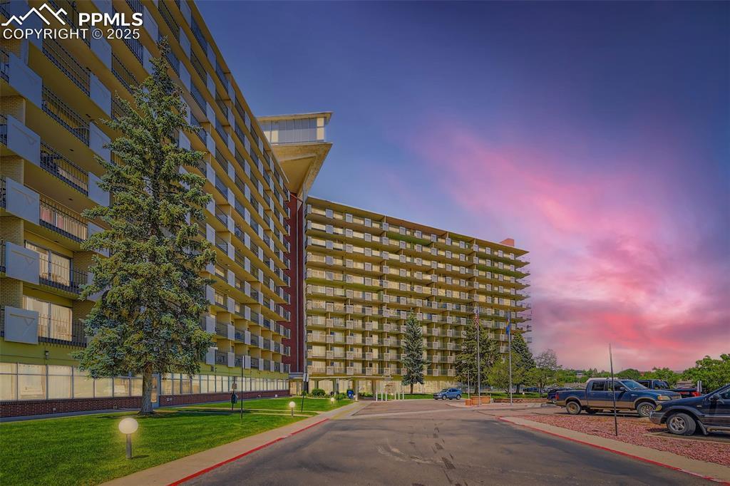 411 Lakewood Cir. #A202, Colorado Springs, CO 80910