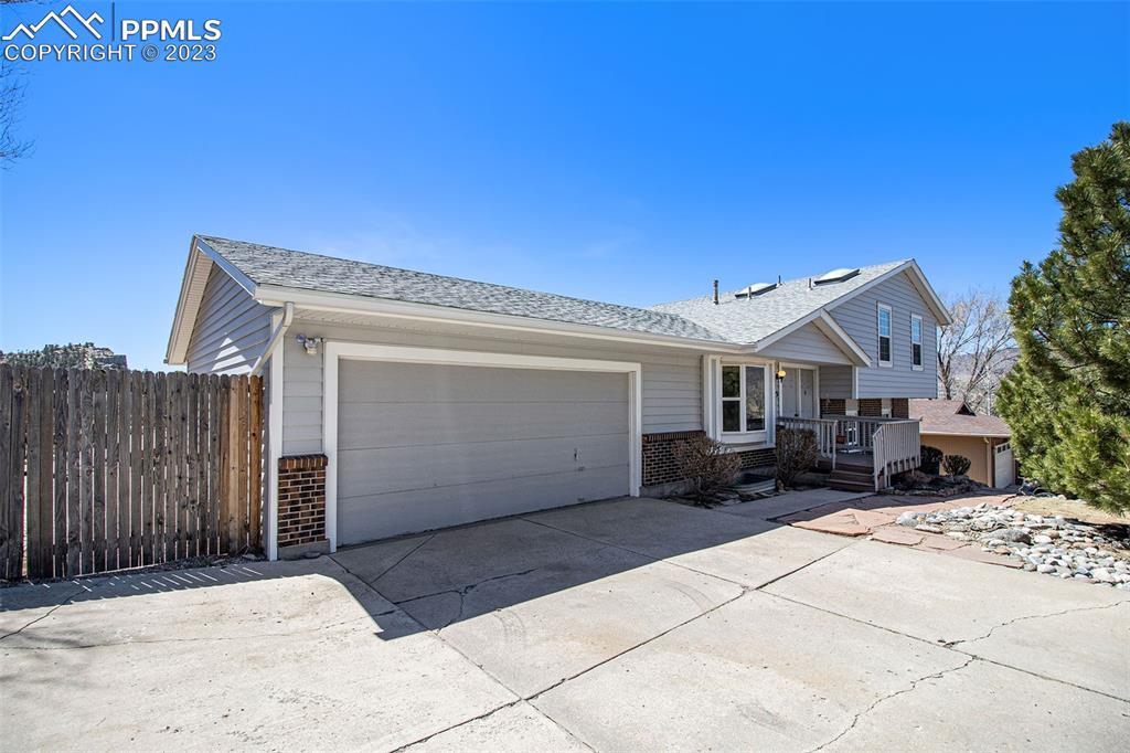 885 S Pulpit Rock Cir., Colorado Springs, CO 80918