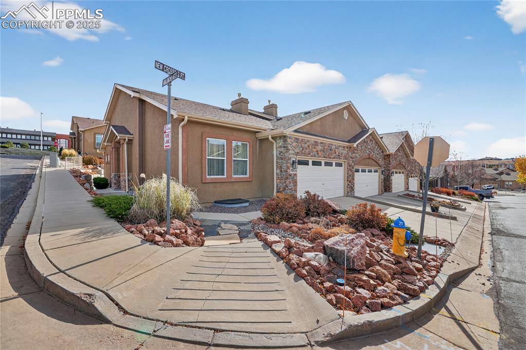 5831 New Crossings Point, Colorado Springs, CO 80918