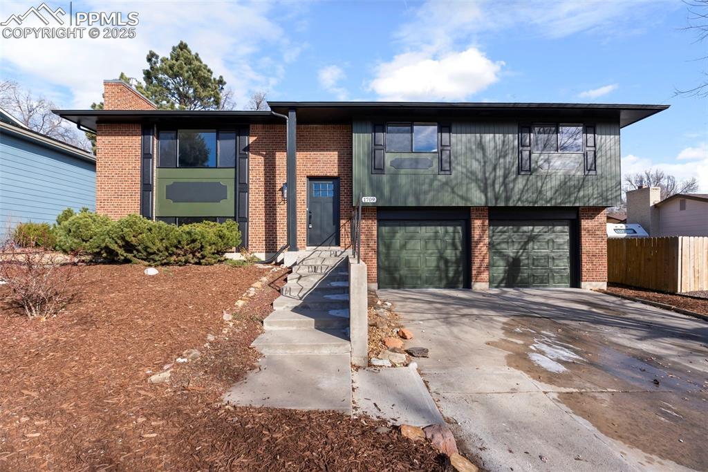 1709 Russell Cir., Colorado Springs, CO 80915