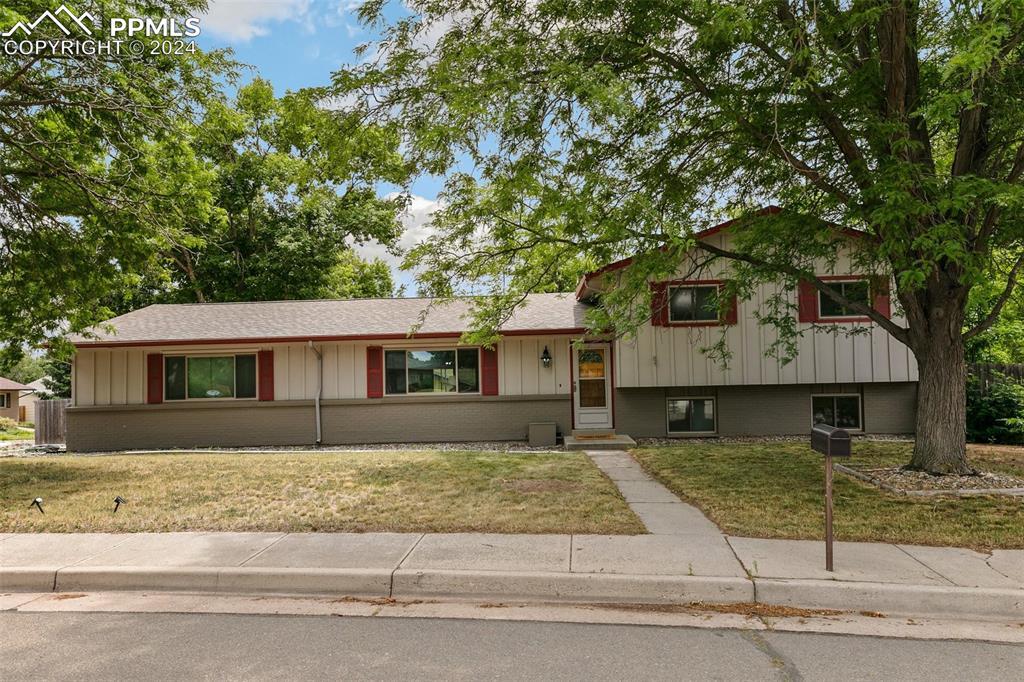 5439 Saddle Horn Ave., Colorado Springs, CO 80915