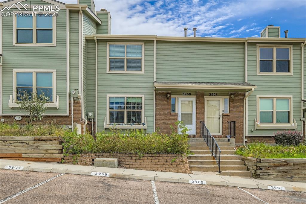 3909 Smoke Tree Dr., Colorado Springs, CO 80920