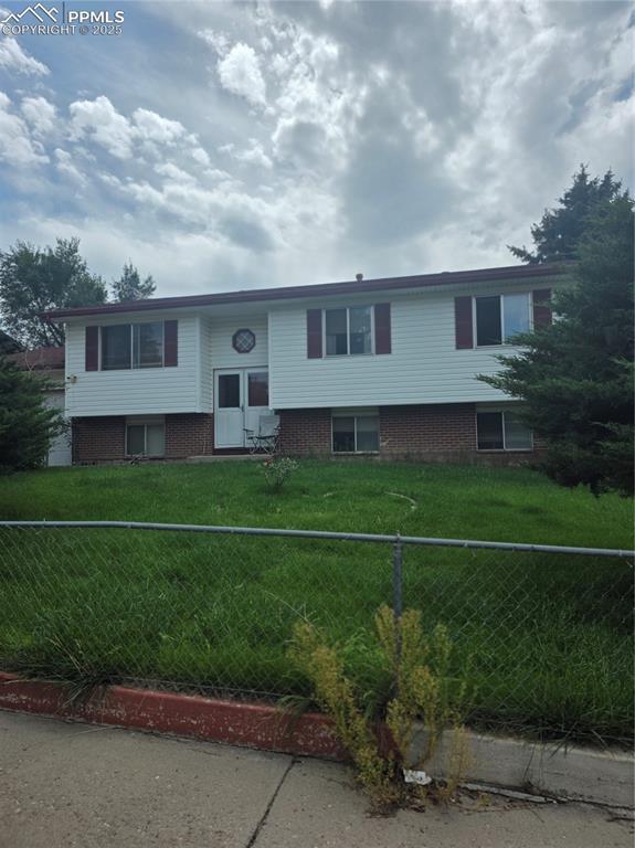 701 Drew Dr., Colorado Springs, CO 80911