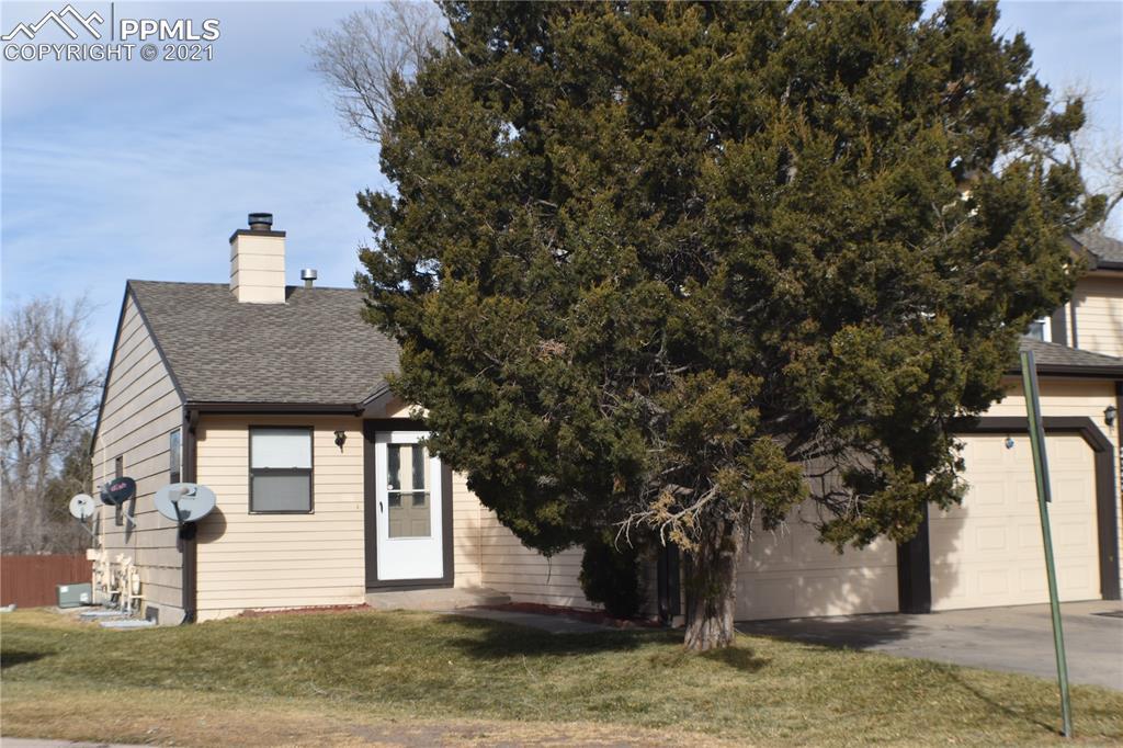 2353 Lexington Village Ln., Colorado Springs, CO 80916
