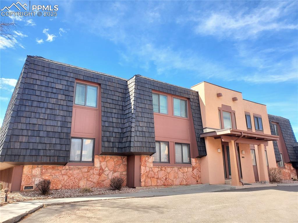 2921 Mesa Rd. #A, Colorado Springs, CO 80904