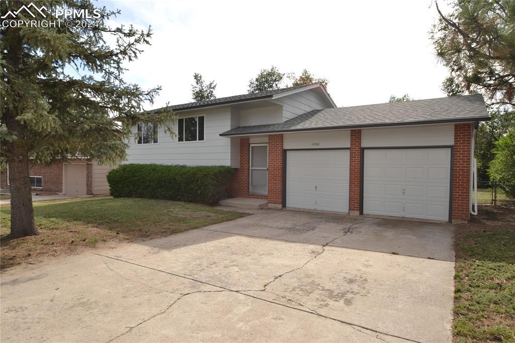 1860 Mineola St., Colorado Springs, CO 80915