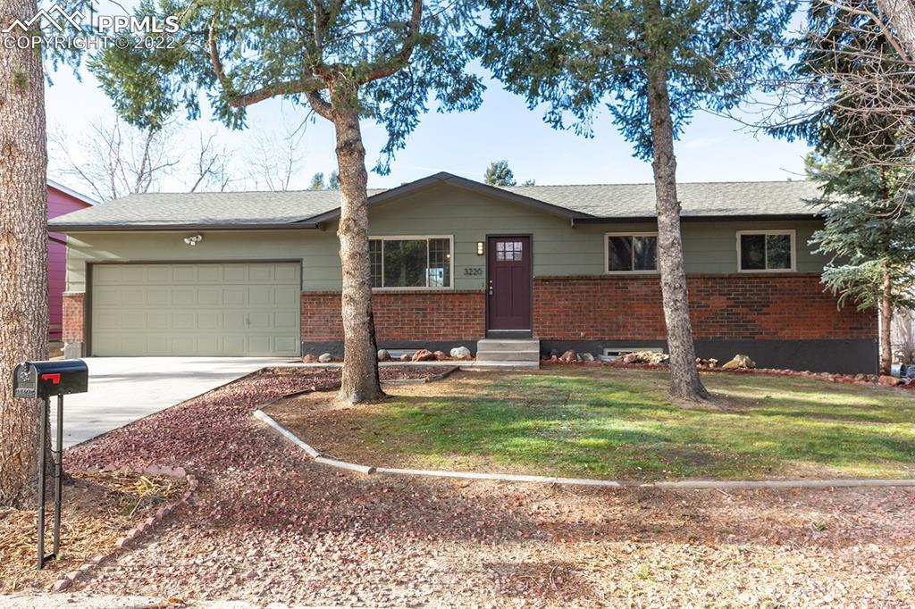 3220 Raindrop Dr., Colorado Springs, CO 80917