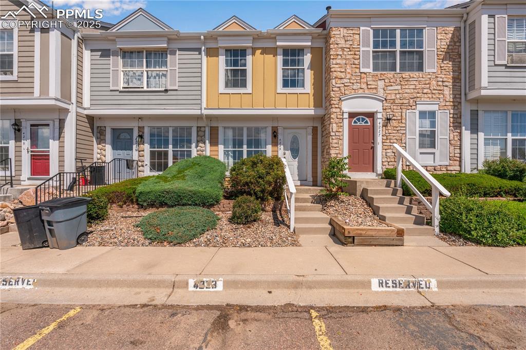 4223 Charleston Dr., Colorado Springs, CO 80916