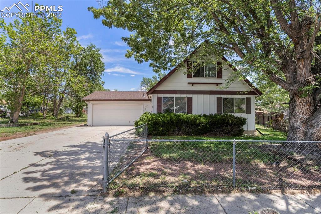 2003 Fernwood Dr., Colorado Springs, CO 80910