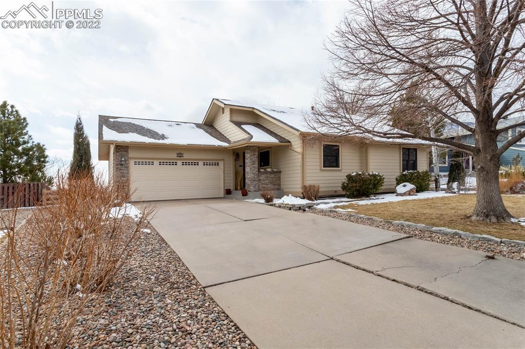 805 Bayfield Dr., Colorado Springs, CO 80906