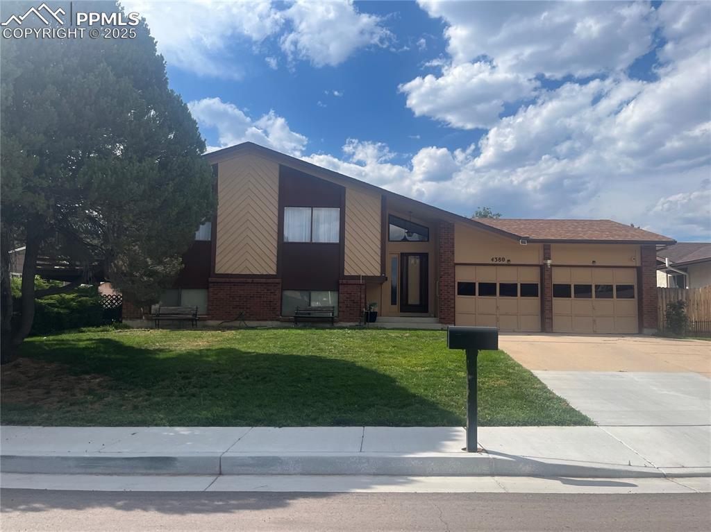 4380 Saddlewood Dr., Colorado Springs, CO 80918