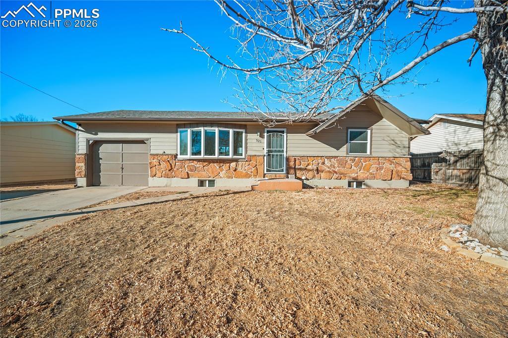 521 Clearview Dr., Fountain, CO 80817