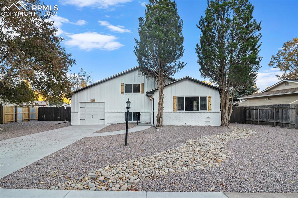 1203 Chambers Dr., Colorado Springs, CO 80904