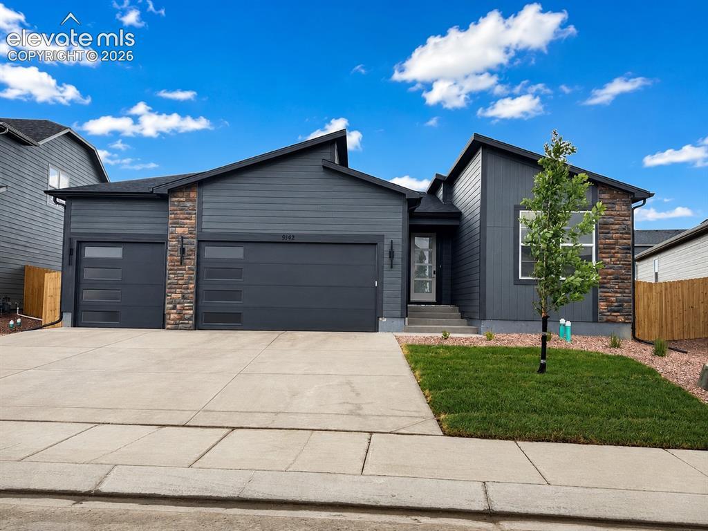 9142 Lanceleaf Dr., Colorado Springs, CO 80925
