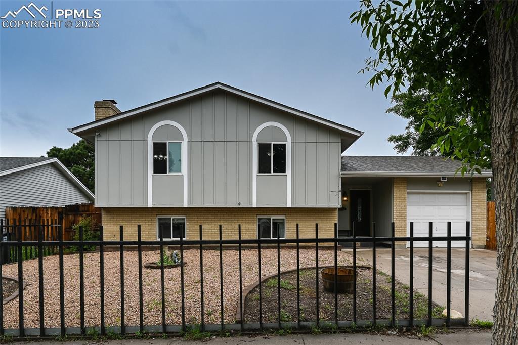 2758 Ferber Dr., Colorado Springs, CO 80916