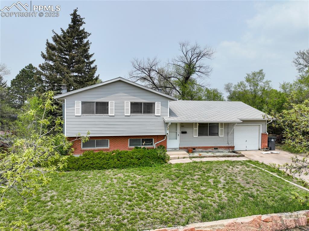 1310 Yosemite Dr., Colorado Springs, CO 80910