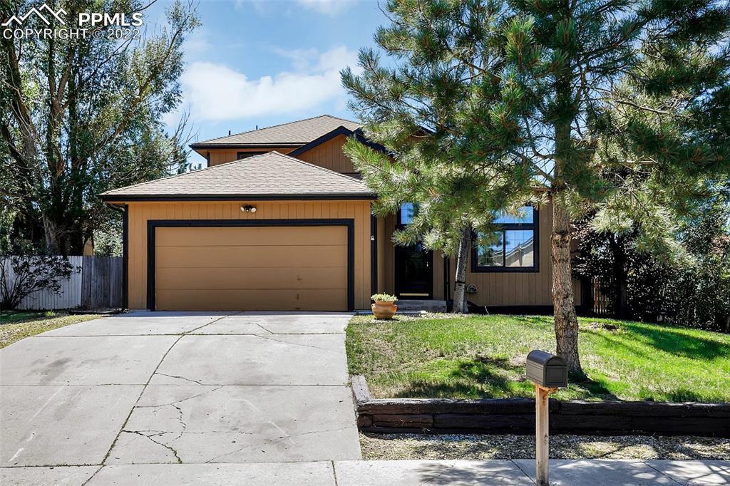 3745 Moose Run Dr., Colorado Springs, CO 80918