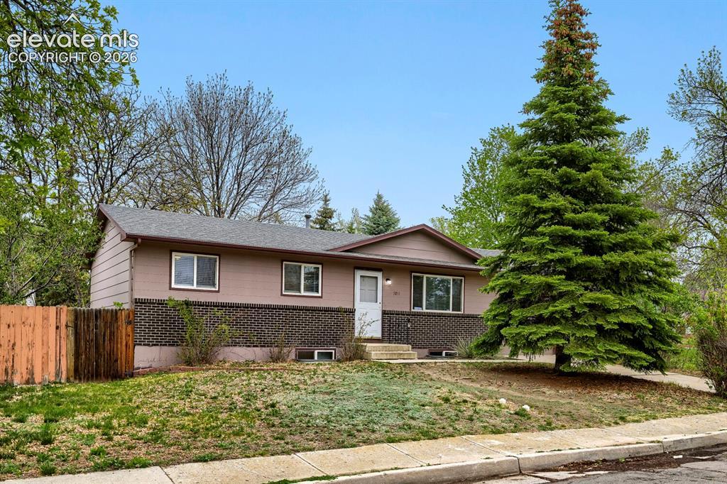 3853 Vaquero Cir., Colorado Springs, CO 80918