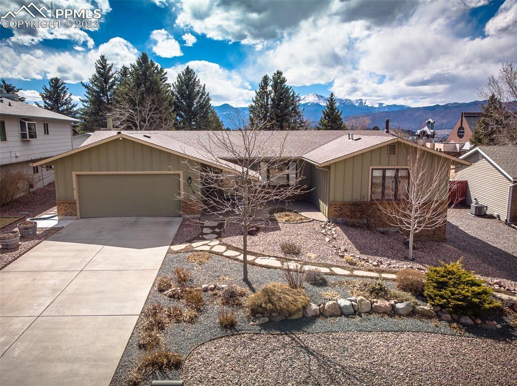 6570 Snowbird Dr., Colorado Springs, CO 80918