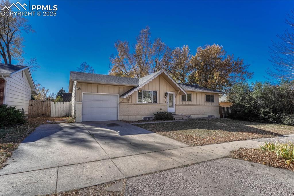 1564 Robidoux Cir., Colorado Springs, CO 80915