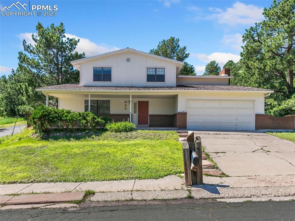 945 Big Valley Dr., Colorado Springs, CO 80919