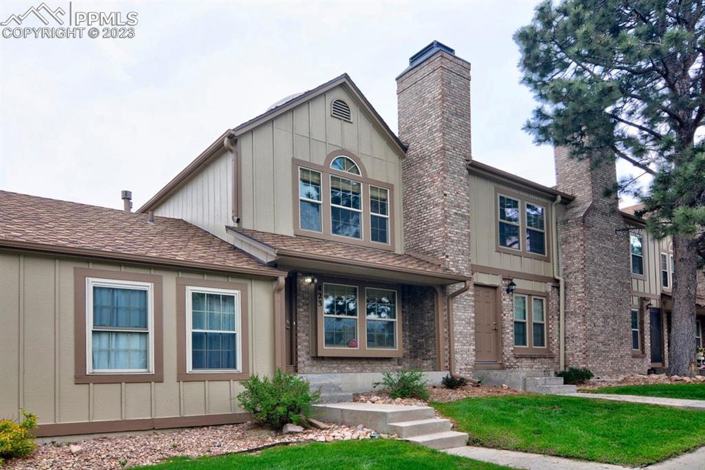 423 Ravenview Ct., Colorado Springs, CO 80919