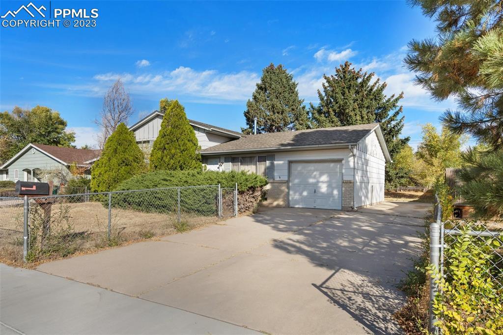 2038 Del Mar Dr., Colorado Springs, CO 80910