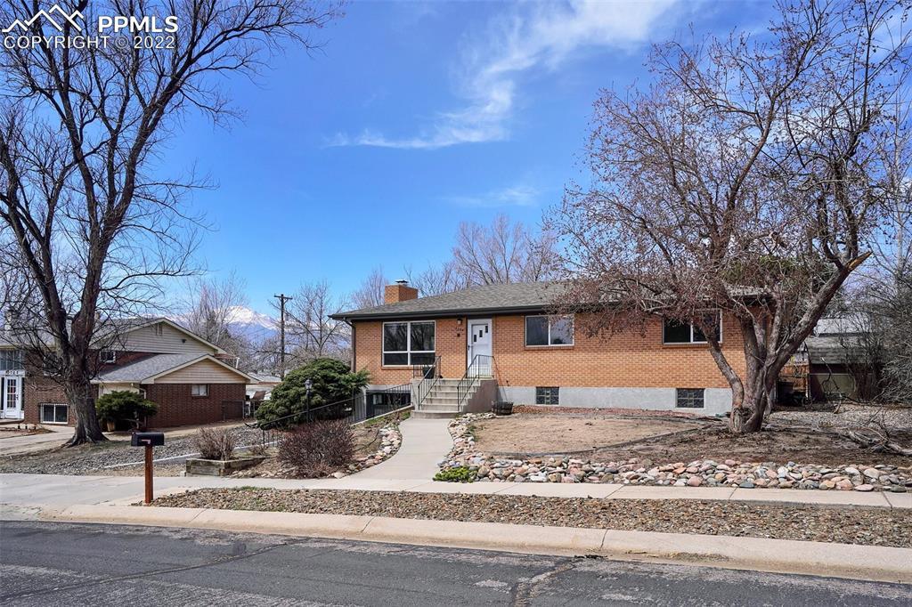 3704 Sheffield Ln., Colorado Springs, CO 80907
