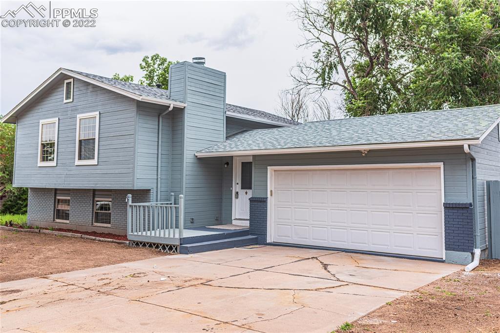 6885 Blue River Way, Colorado Springs, CO 80911