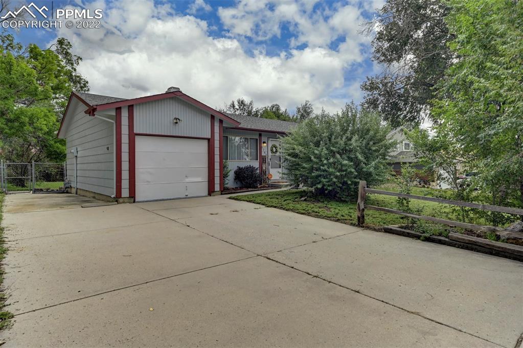1795 Winnebago Rd., Colorado Springs, CO 80915