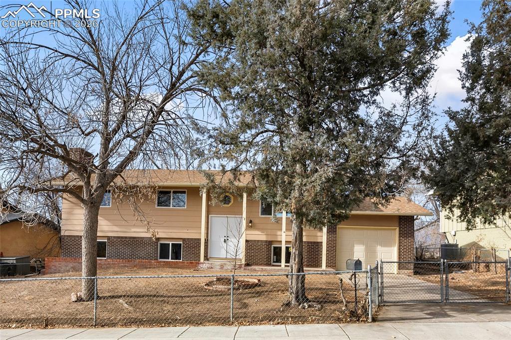 528 Rowe Ln., Colorado Springs, CO 80911