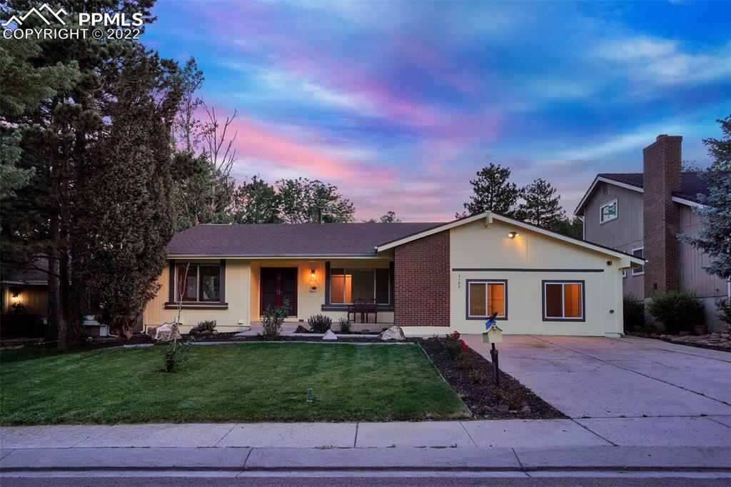 3182 E Oak Creek Dr., Colorado Springs, CO 80906