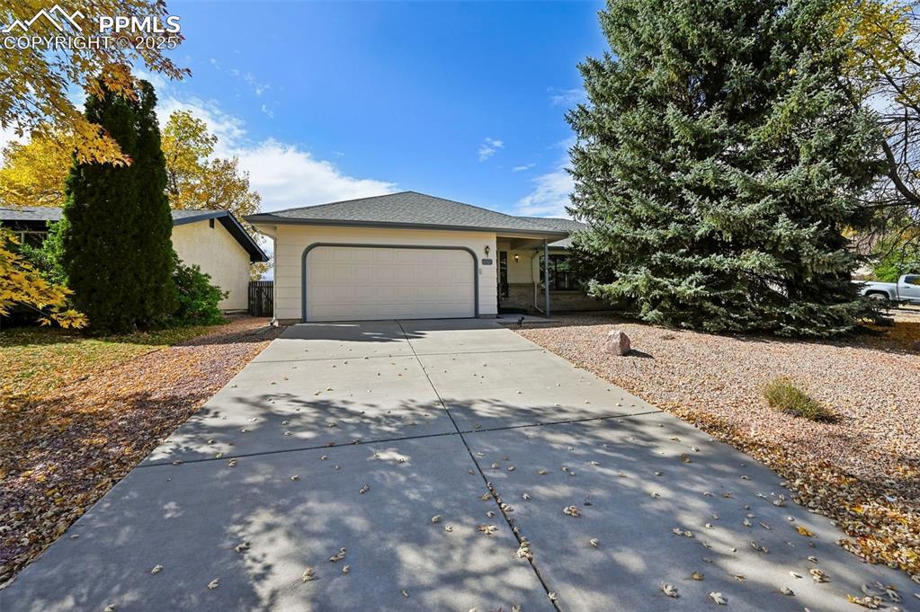 2120 Crystal River Dr., Colorado Springs, CO 80915