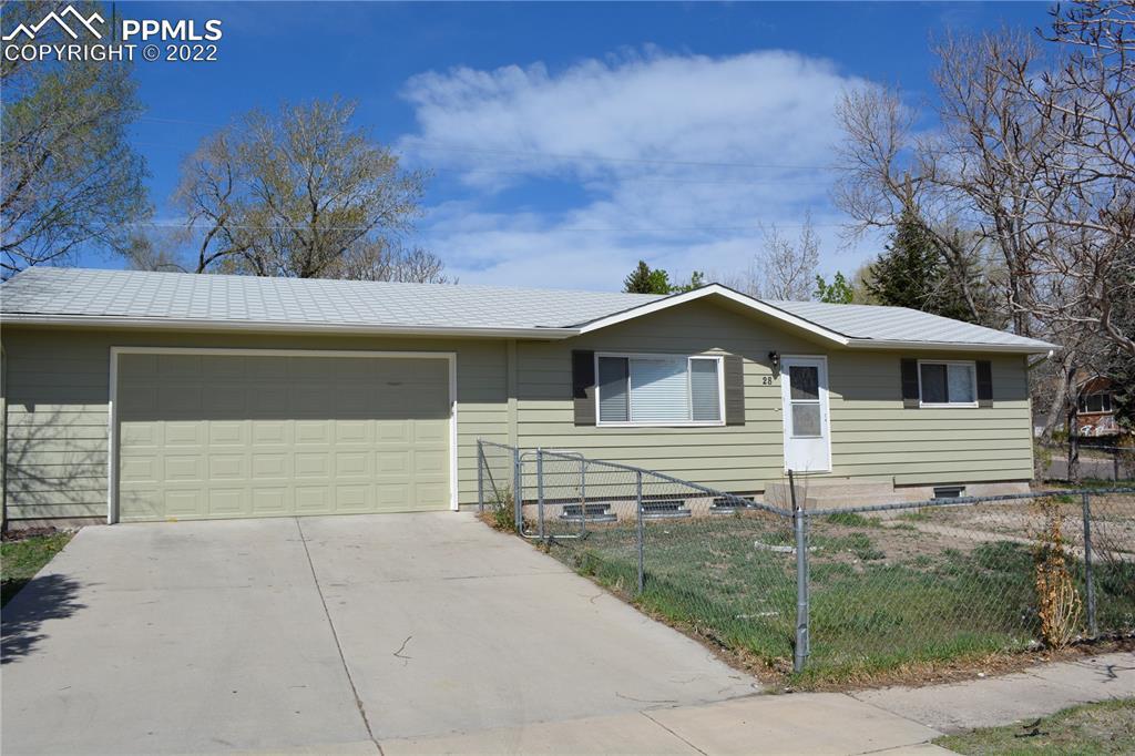 28 Stanford St., Colorado Springs, CO 80909