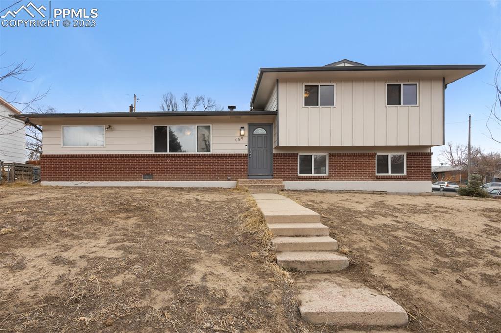 609 Winnepeg Dr., Colorado Springs, CO 80910