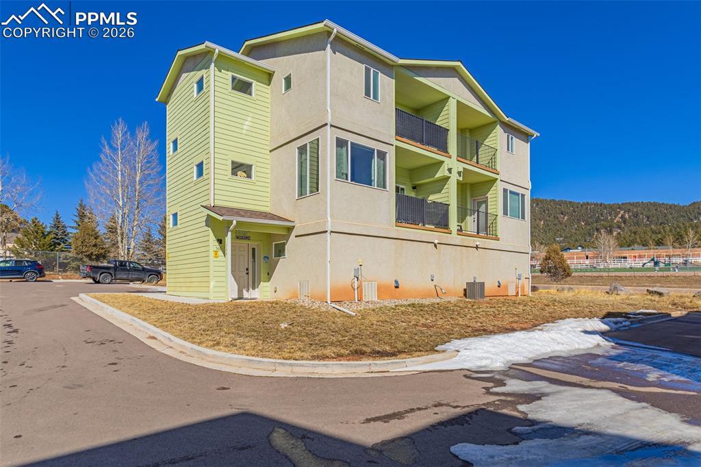 560 E Grace Ave., Woodland Park, CO 80863
