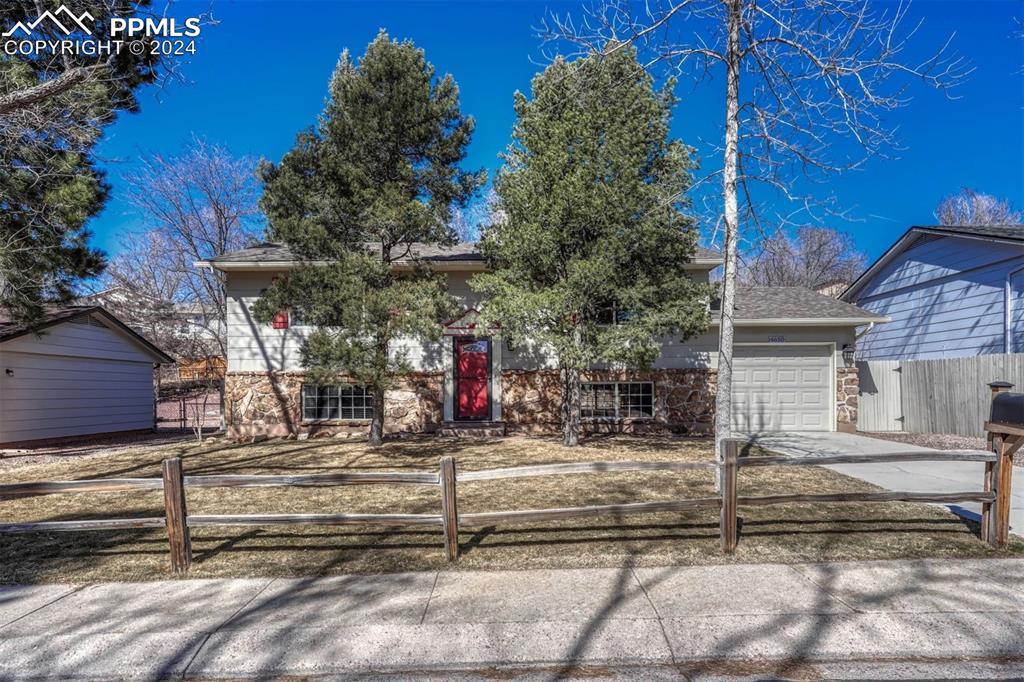 4650 Debonair Cir., Colorado Springs, CO 80917