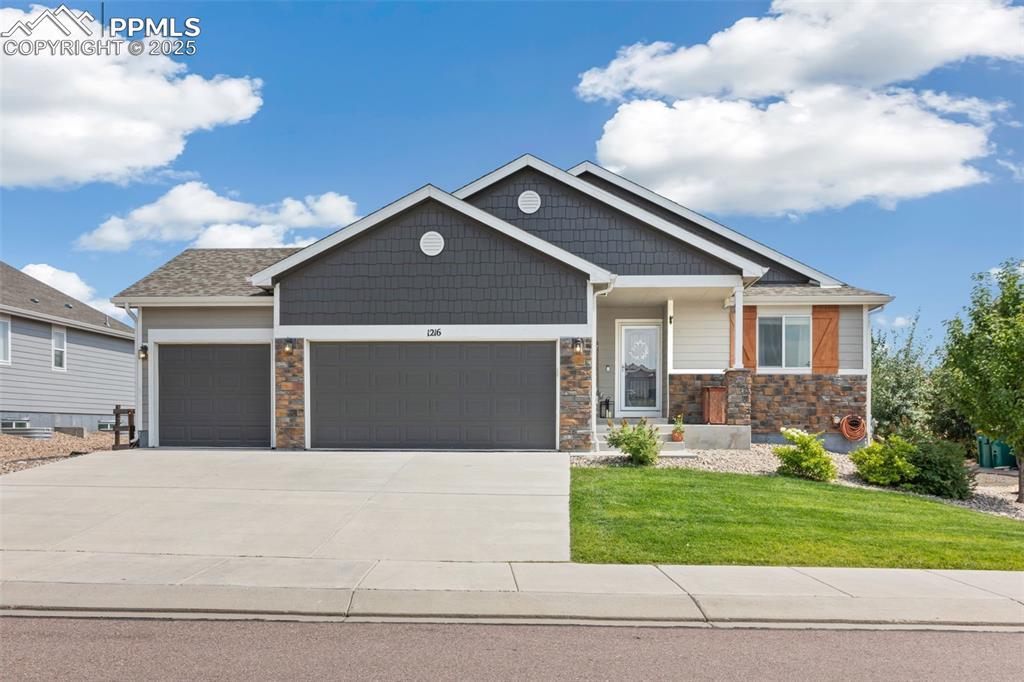 1216 Night Blue Cir., Monument, CO 80132